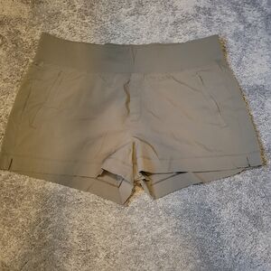 Athleta Size 18 Trekkie North Shorts